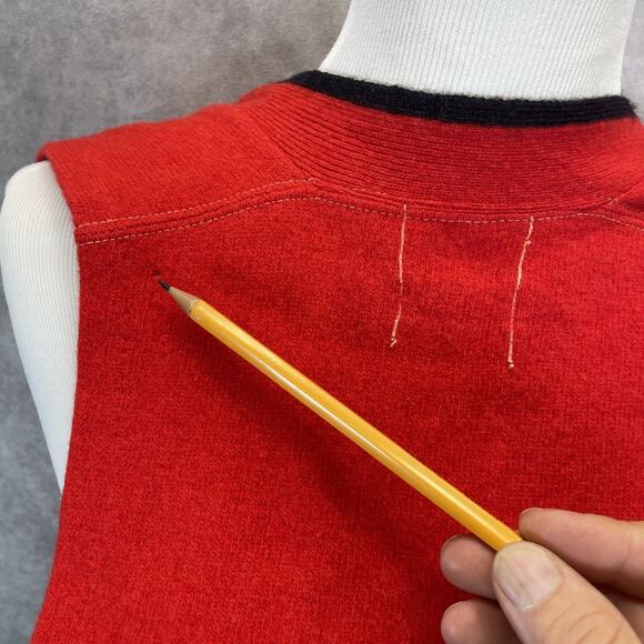 Vintage Australian Lamb's Wool Women's XS/SM Red Vest 32 in Bust Black Trim - Picture 6 of 6